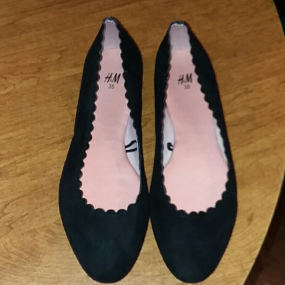 H&M womans slip on flats